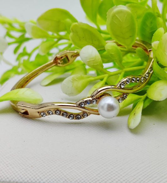 Elegant Adjustable Pearl Accent Bracelet – Premium Quality Fashion Jewelry for Women & Girls | Perfect for All Occasions